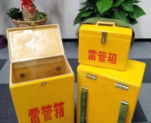 复兴玻璃钢雷管箱有哪些特点